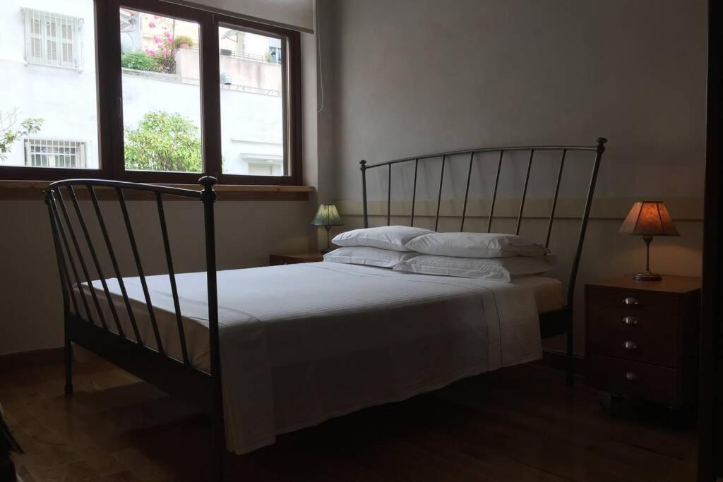 Unique - Spacious Studio With Rooftop / Thissio Athén Kültér fotó